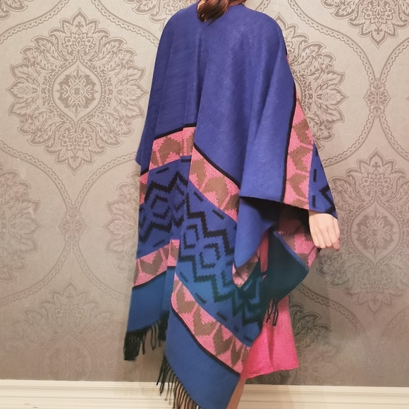 NWOT made in turkey poncho cape wrap shawl - Picture 6 of 8